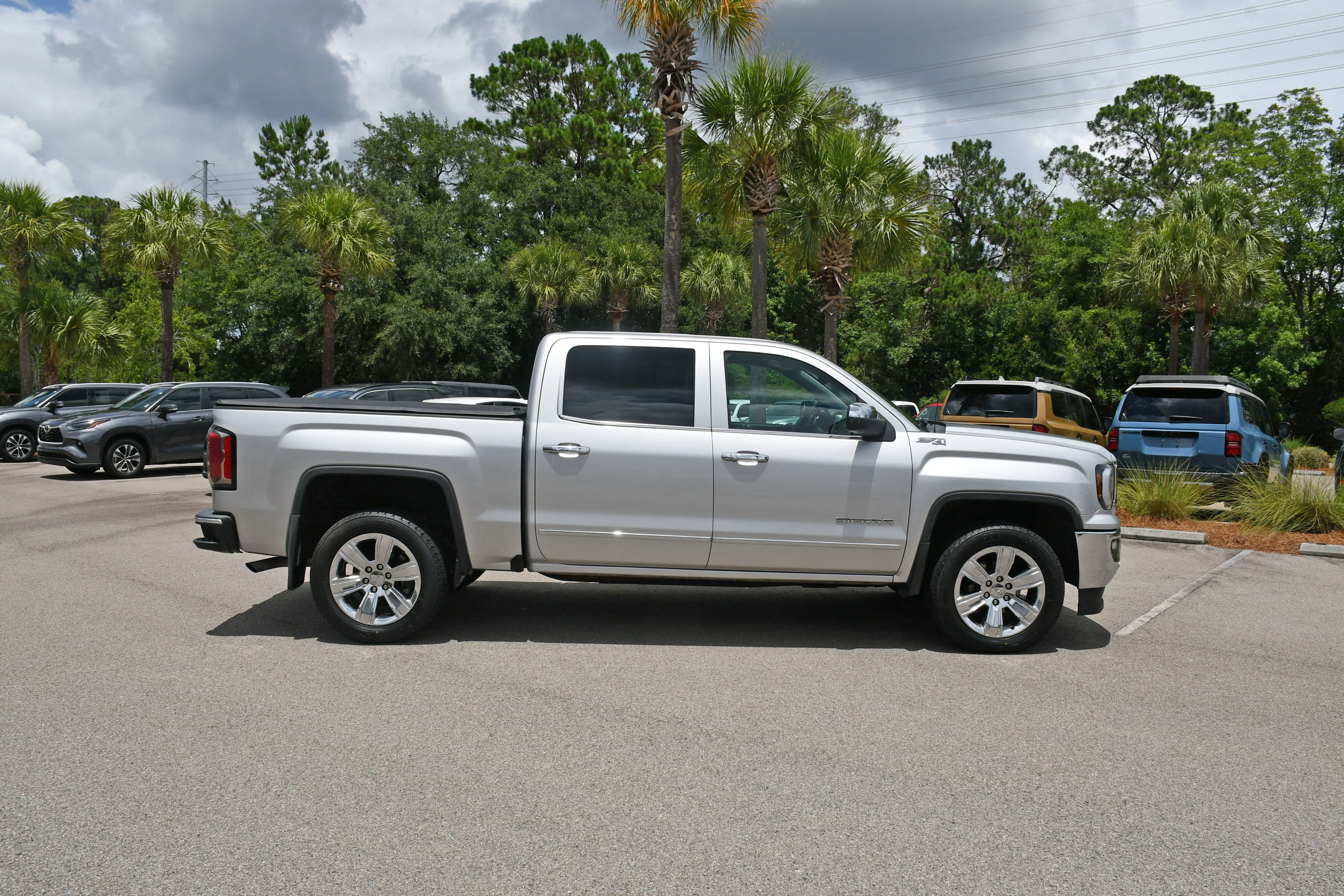 Used 2017 Silver GMC SLT image 1