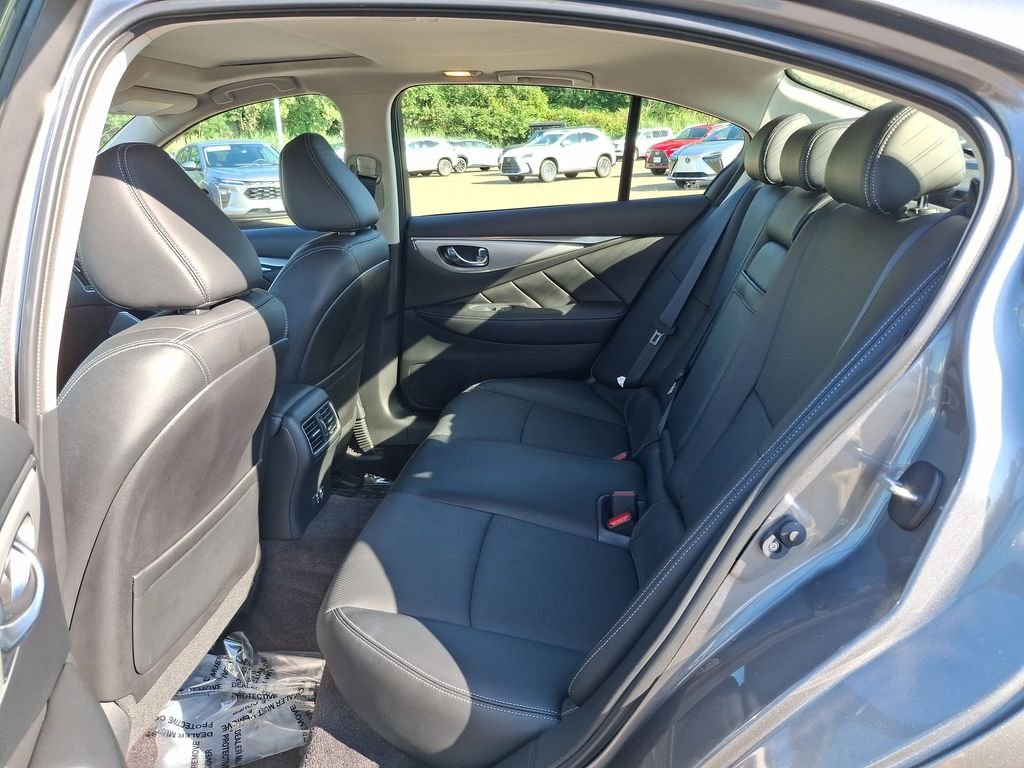 Used 2023 Gray INFINITI LUXE image 24