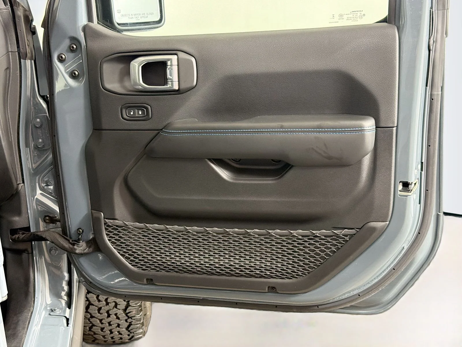 Used 2025 Anvil Clear Coat Jeep Rubicon 4xe image 30