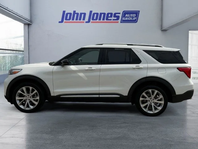 Used 2023 White Metallic Ford Platinum image 2