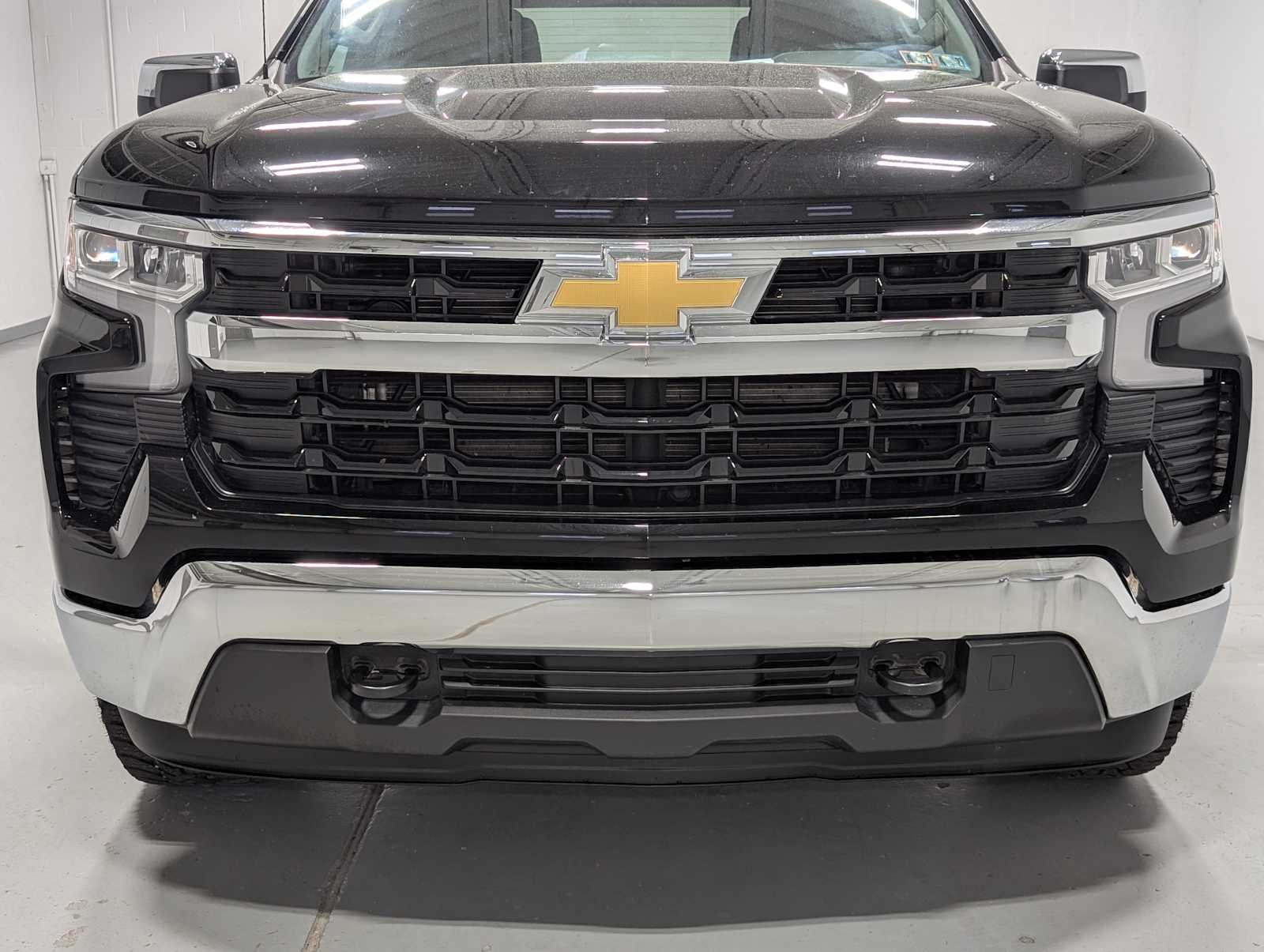 Used 2022 Black Chevrolet LT image 2