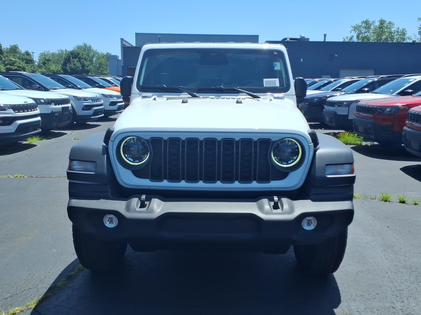 New 2026 Bright White Clear-Coat Exterior Paint Jeep Sport S image 2