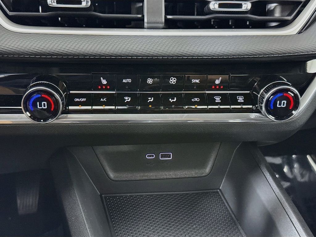 New 2027 Summit White Chevrolet LT image 16