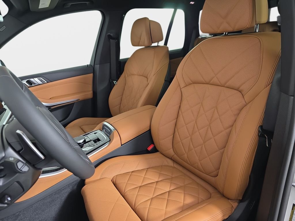 New 2026 Mineral White Metallic BMW xDrive40i image 15