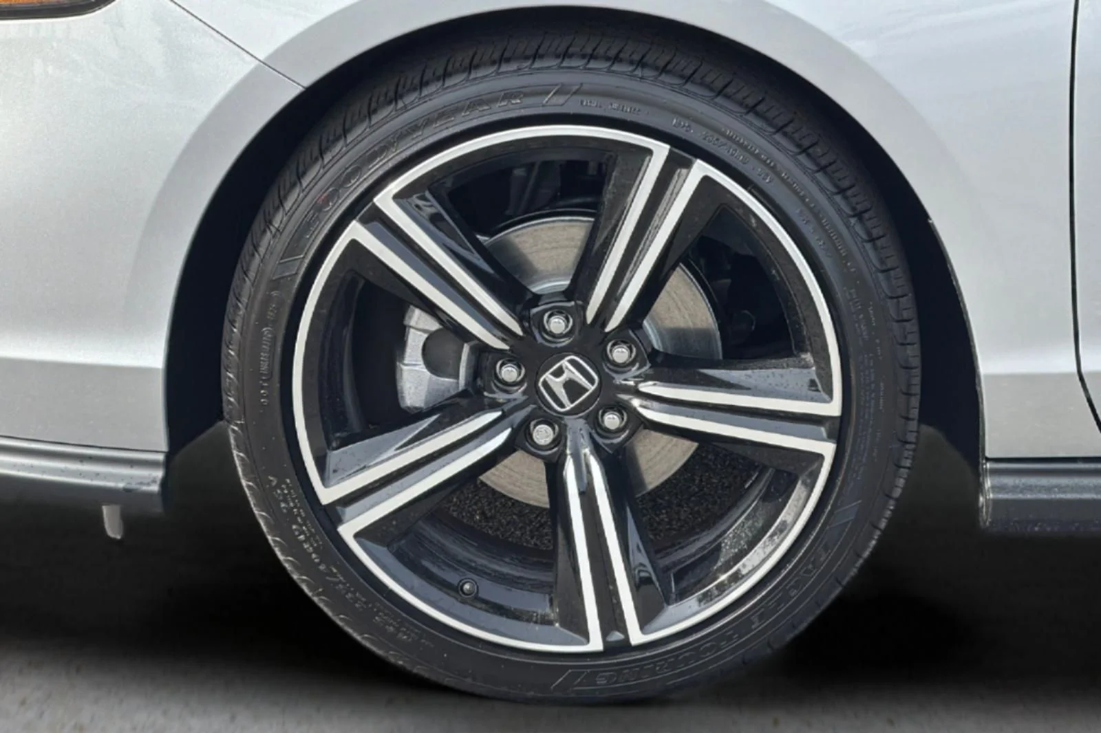 New 2026 Solar Silver Metallic Honda SE image 31