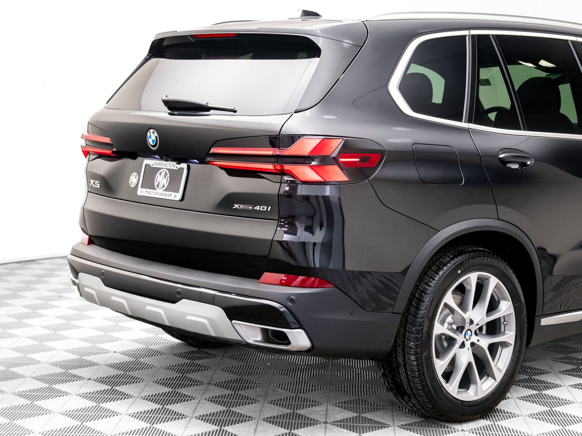 New 2026 Black Sapphire Metallic BMW xDrive40i image 33