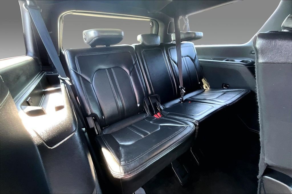 Used 2018 Magnetic Ford Limited image 23