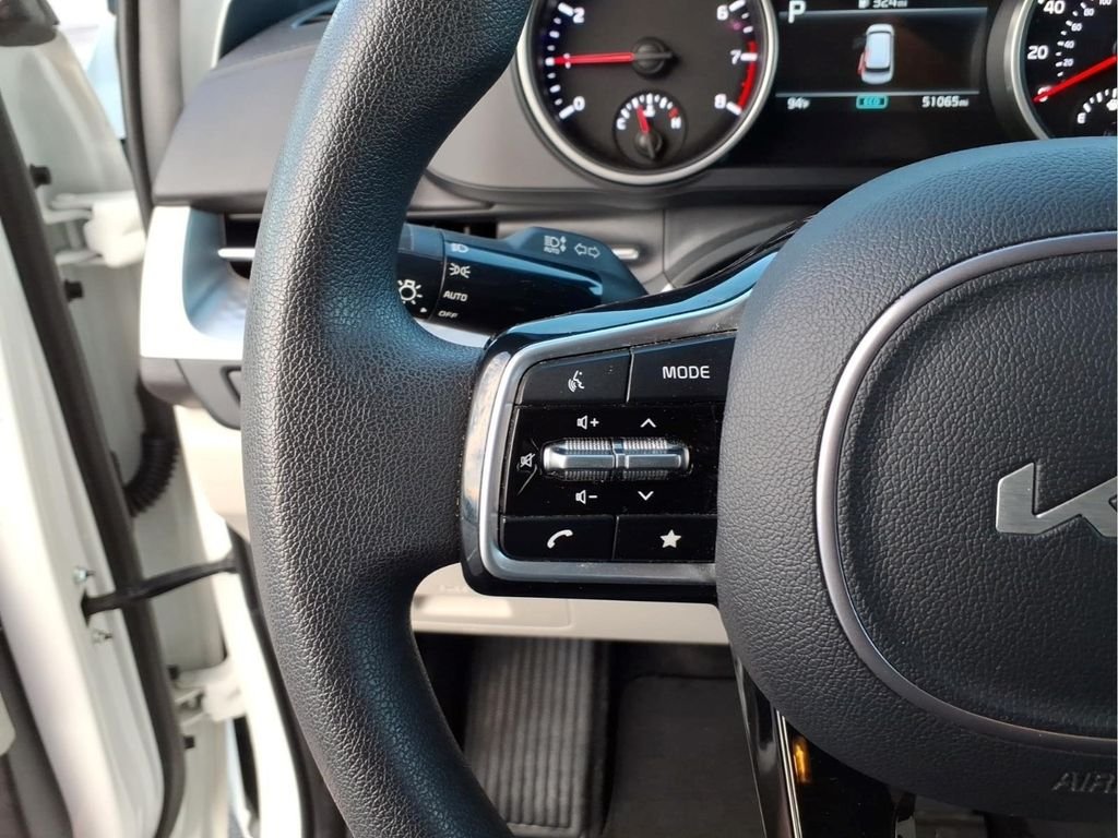 Used 2024 White Kia LX image 25