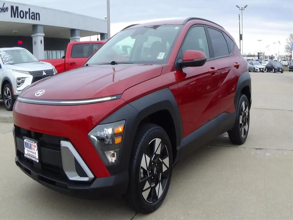 Used 2025 Ultimate Red Metallic (r2p) Hyundai SEL image 2