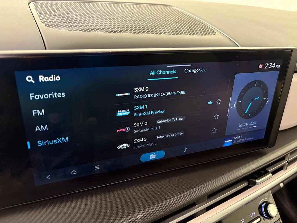 Used 2025 Gray Hyundai SEL image 25