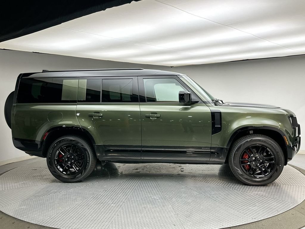 New 2026 Woolstone Green Metallic Land Rover X image 12
