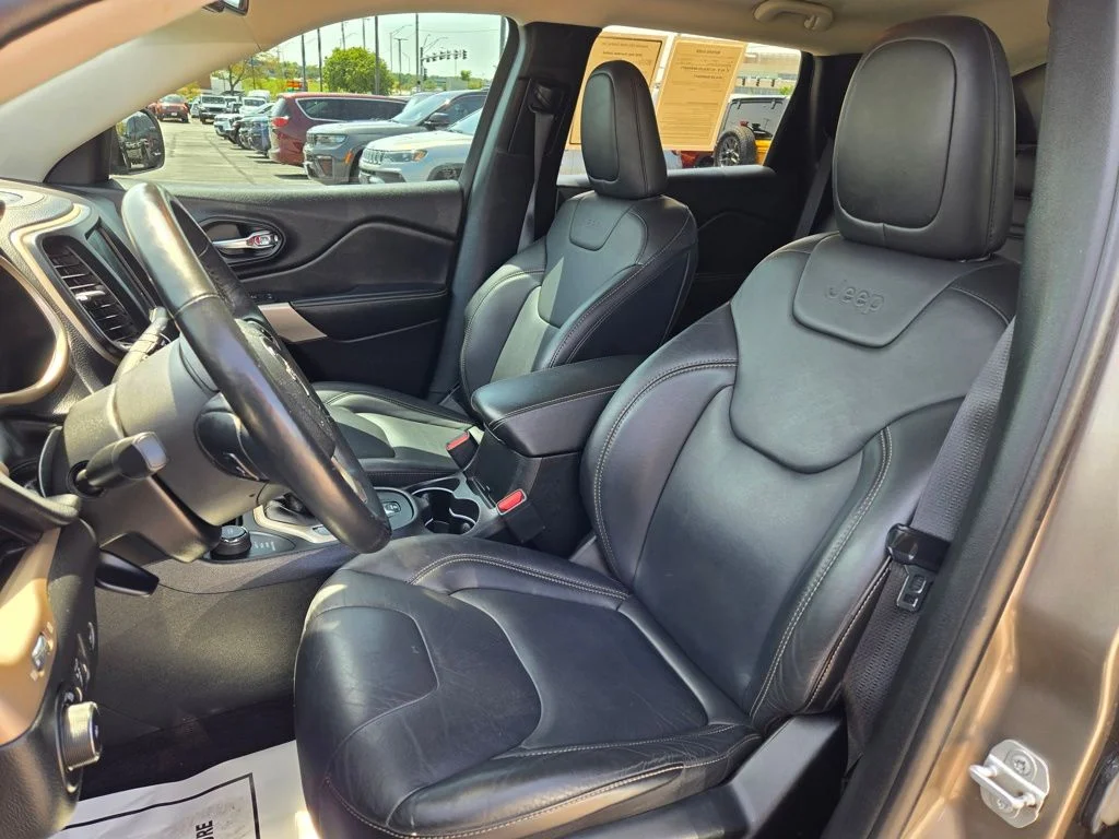 Used 2018 Beige Jeep Limited image 15