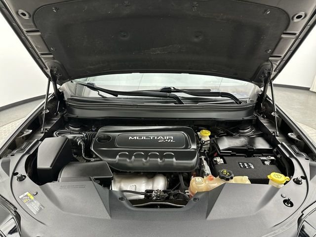 Used 2019 Gray Jeep Latitude Plus image 27