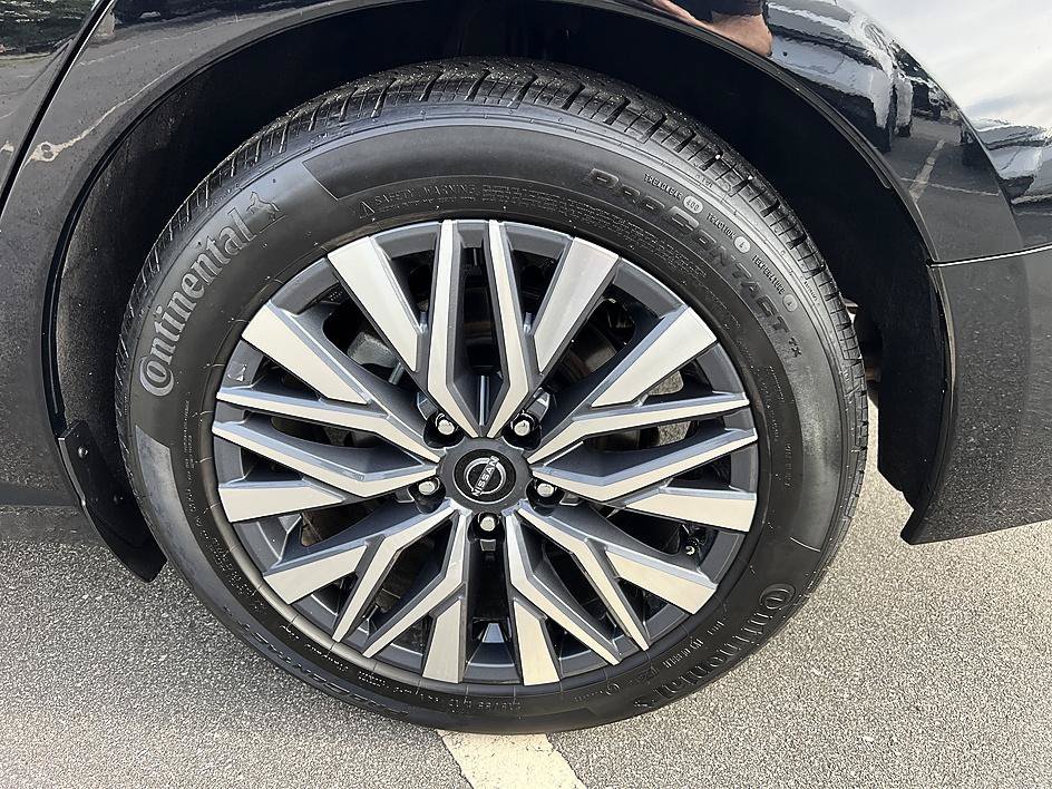 Used 2025 Super Black Nissan SV image 10