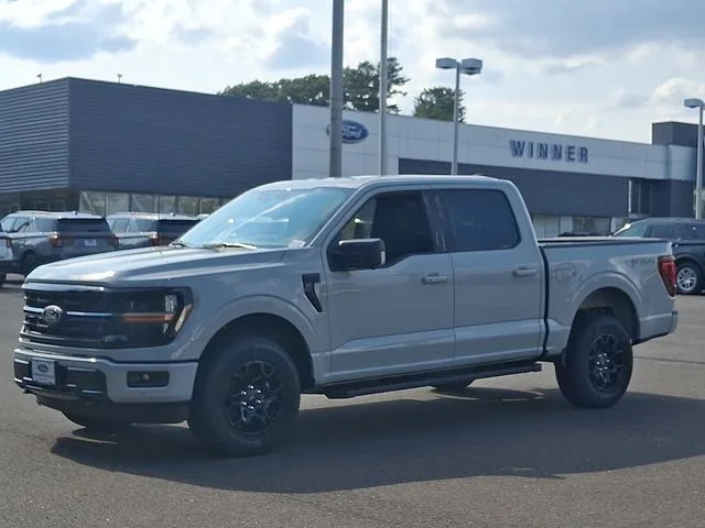 New 2026 Avalanche Ford XLT image 2
