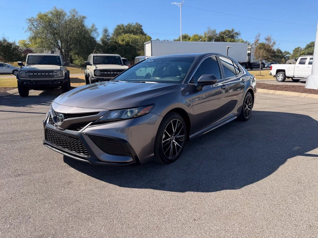 Used 2023 Gray Toyota SE image 3