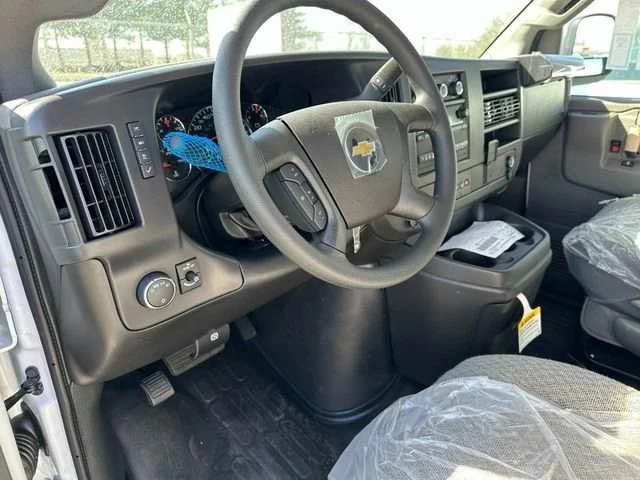 2025 Chevrolet Express Cargo Work Van - Photo 8