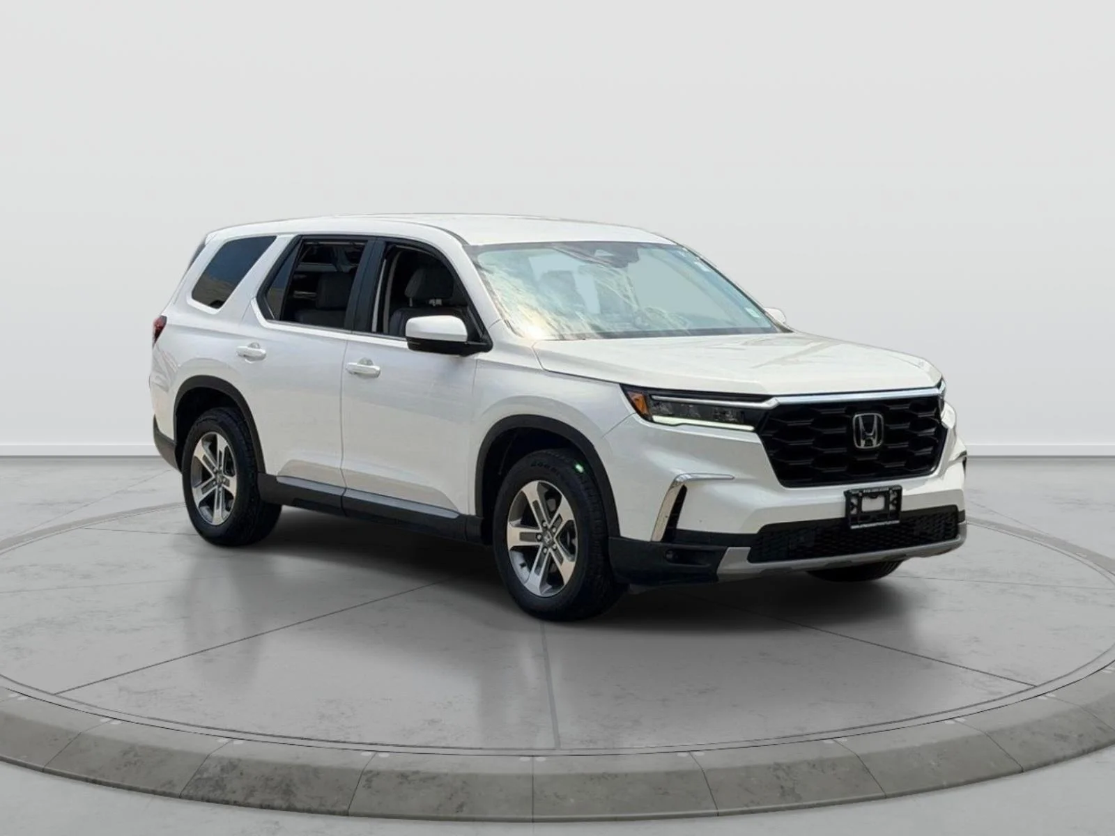 Used 2025 White Honda EX-L image 1