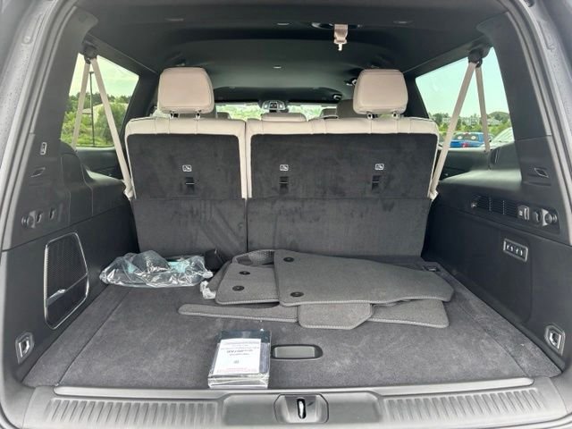 New 2026 Bright White Clear-Coat Exterior Paint Jeep Limited Altitude image 20