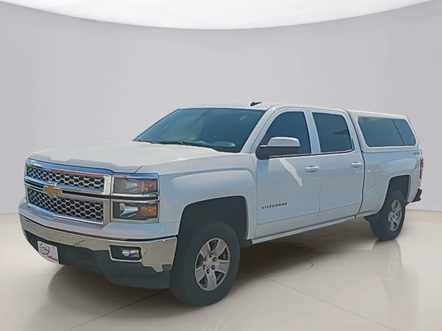 Used 2015 White Chevrolet 1500 image 1