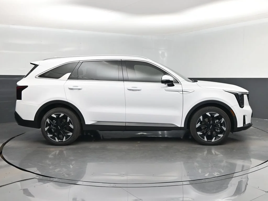 Certified Used 2025 White Kia SX image 2