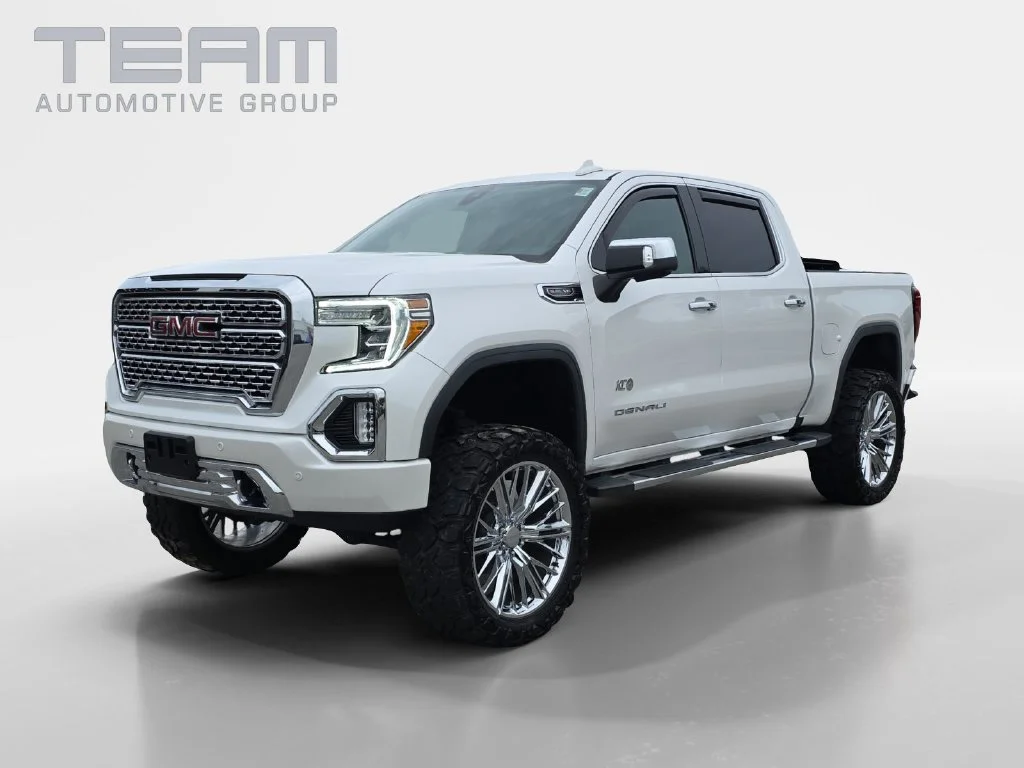 Used 2021 White GMC Denali image 3