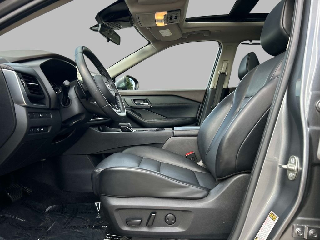Used 2023 Gray Nissan SV image 14