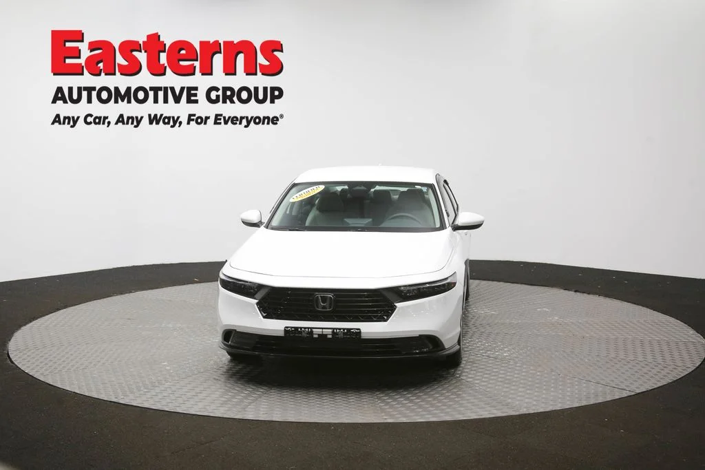 Used 2025 White Honda LX image 51