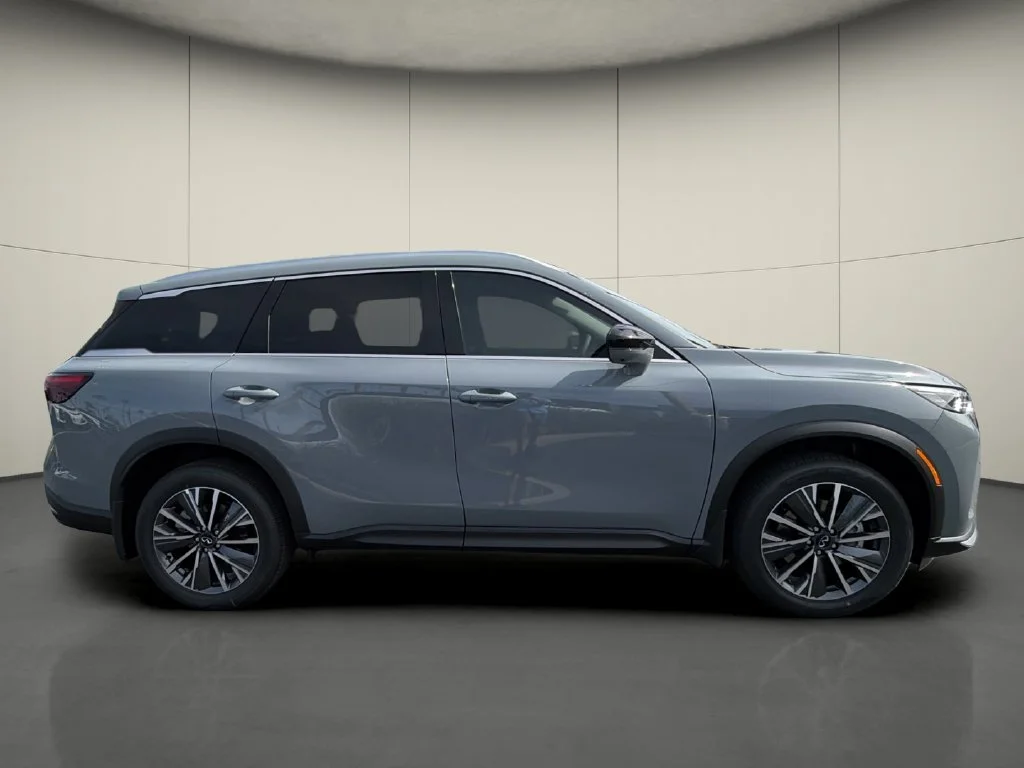 New 2027 HARBOR GRAY INFINITI Luxe FWD image 8