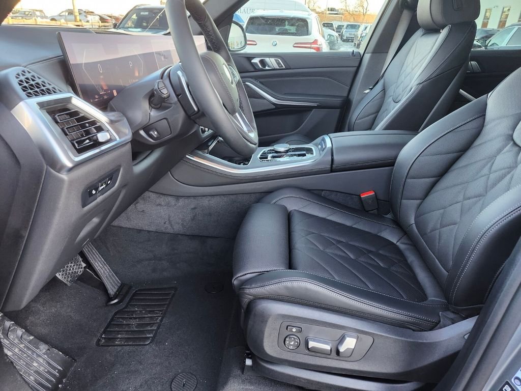 Used 2026 Gray BMW xDrive40i image 19