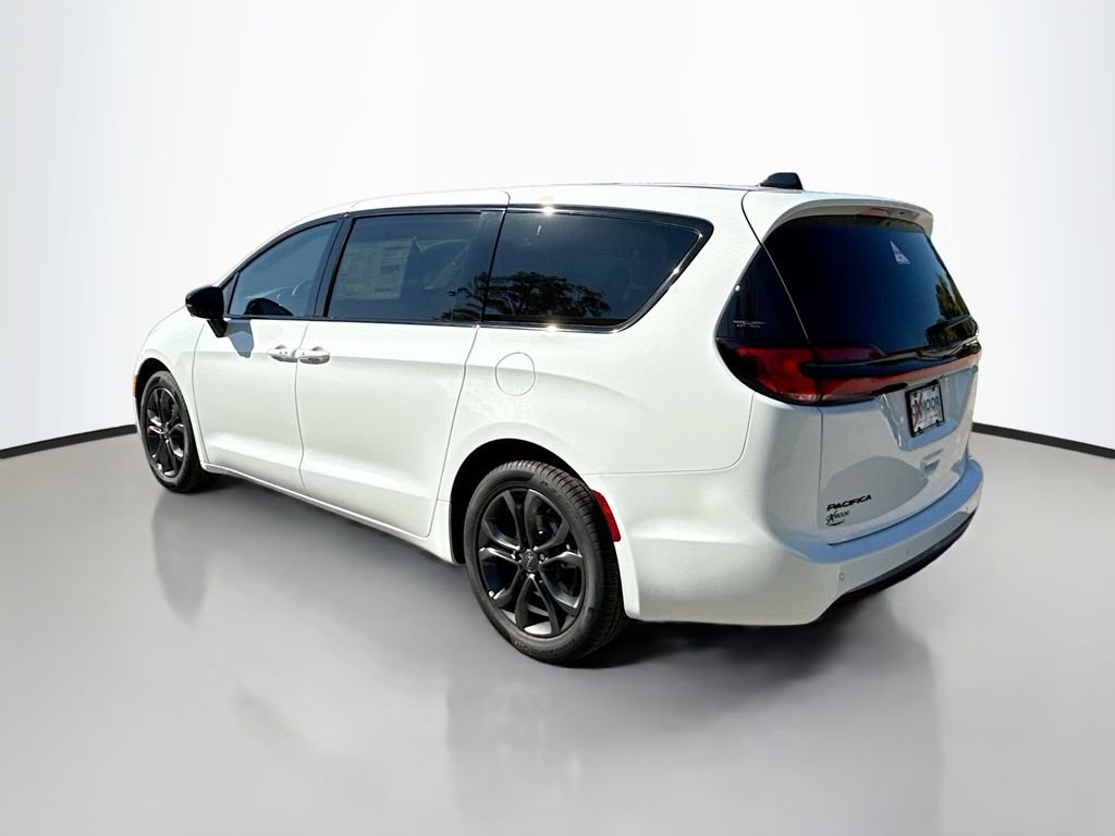 2026 Chrysler Pacifica Select - Photo 6