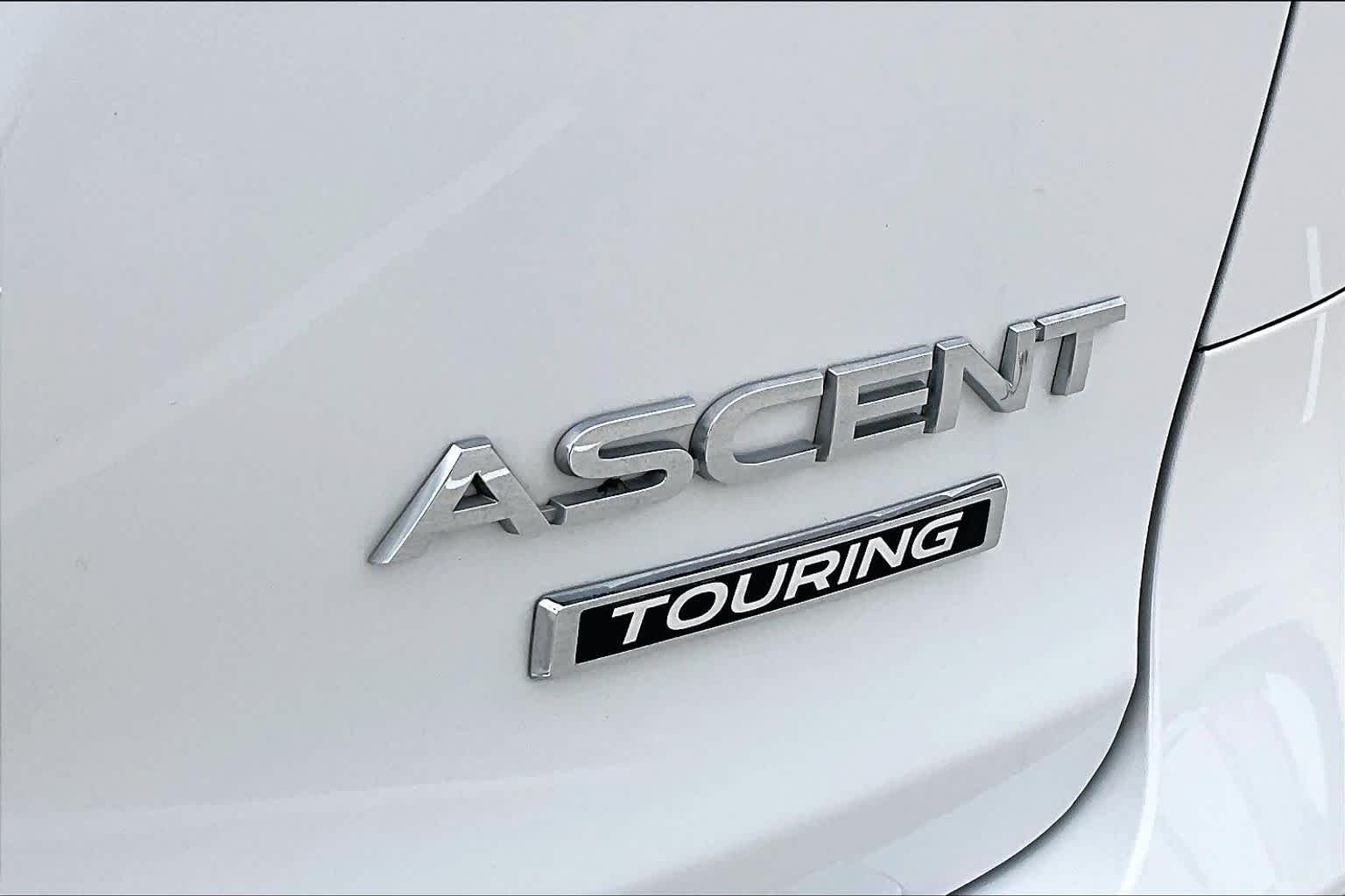Used 2025 Crystal White Pearl Subaru Touring image 28