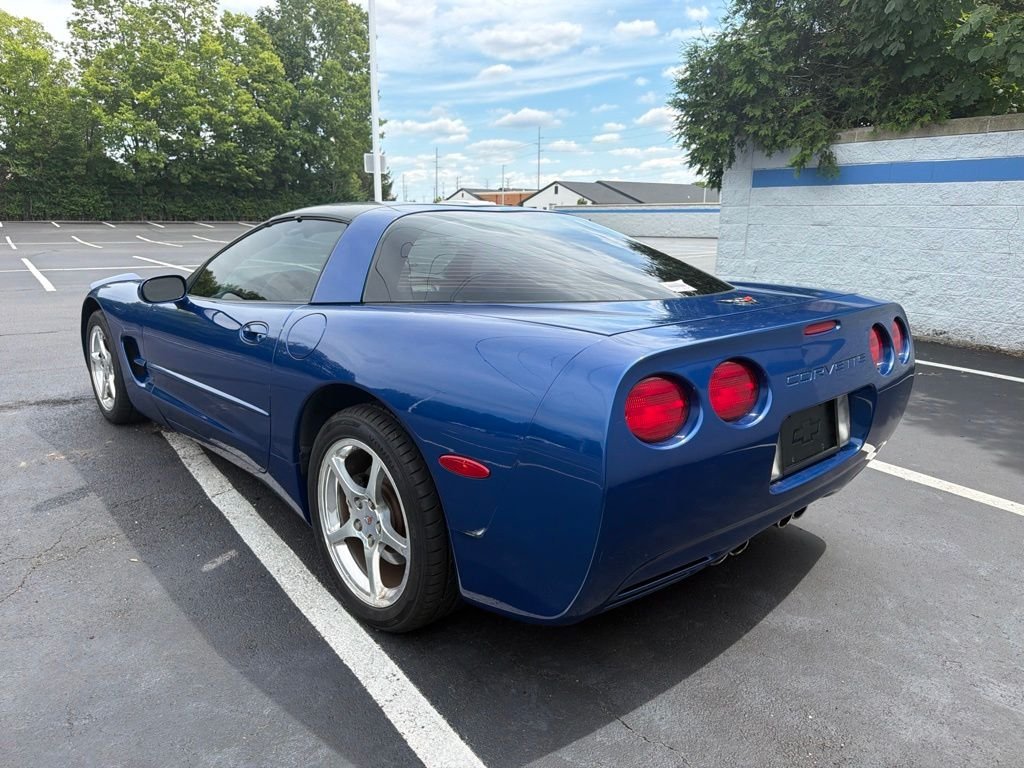 Used 2002 Electron Blue Metallic Chevrolet Base image 3