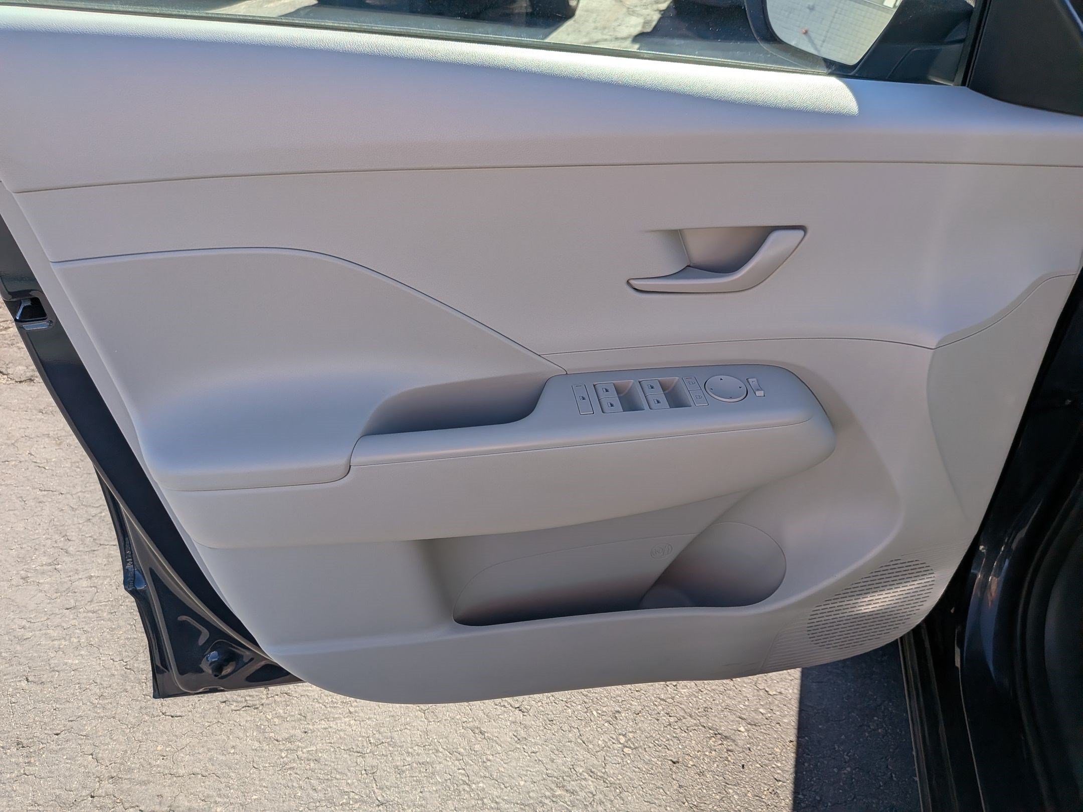 2025 Hyundai Kona SEL - Photo 12