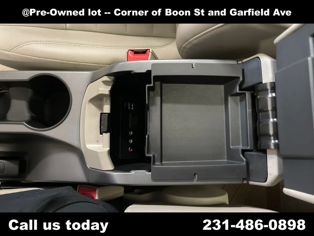 Used 2014 Orange Ford SE image 24