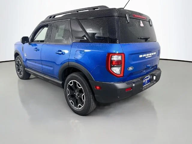 New 2026 Velocity Blue Metallic Ford Outer Banks® image 38