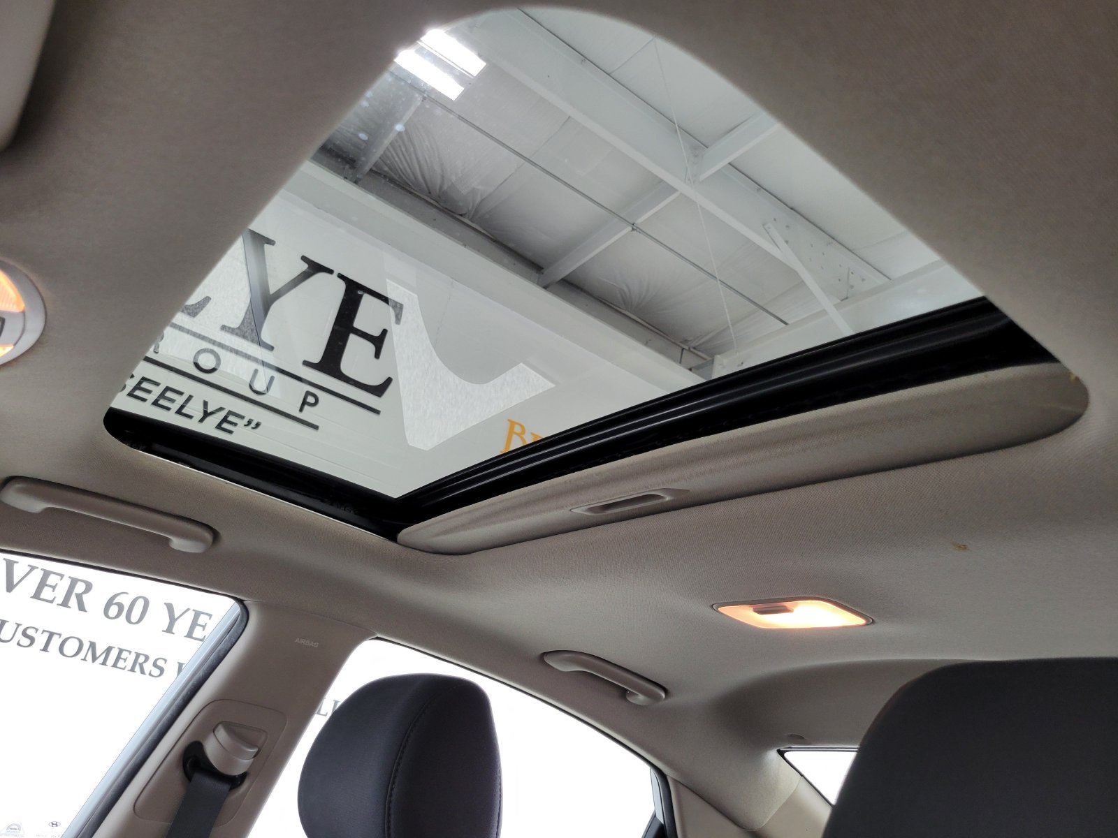 Used 2022 White Hyundai Limited image 12