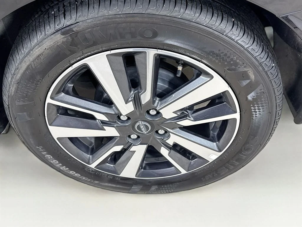 Used 2024 Black Nissan 1.6 SV image 37