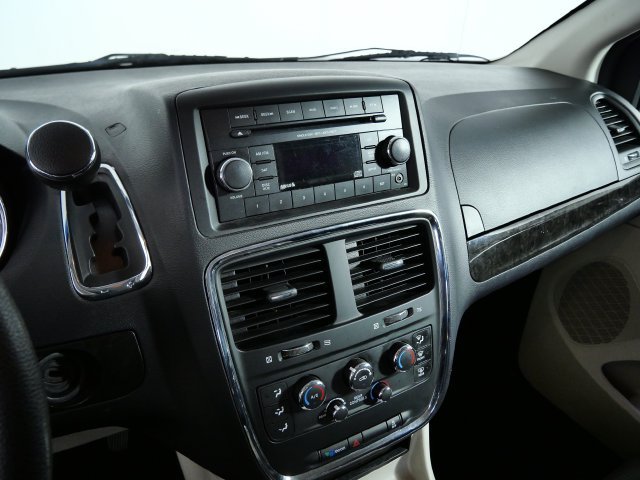 Used 2016 Silver Dodge SXT image 18