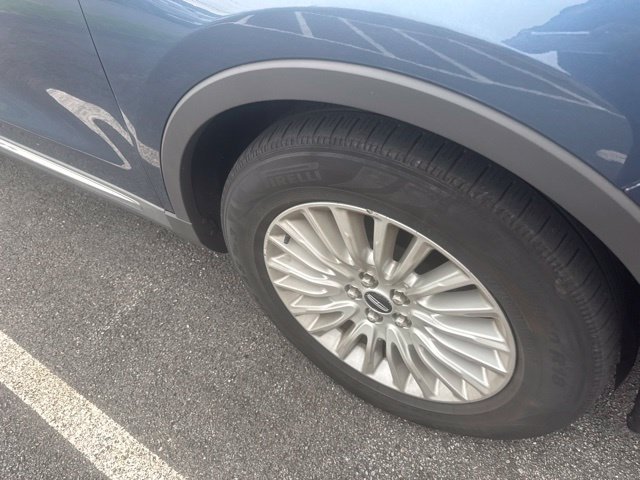 Used 2019 Blue Lincoln Standard image 3