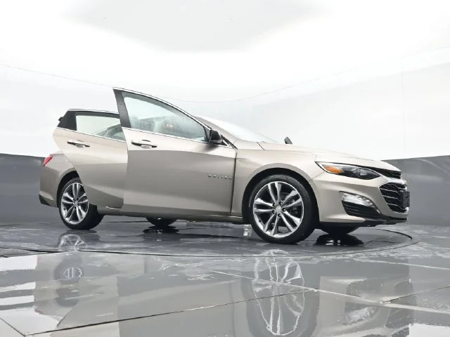 Used 2025 Mineral Gray Metallic Chevrolet LT image 31