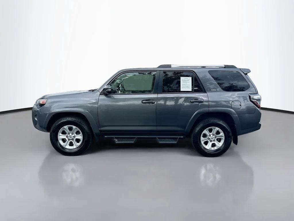 Used 2021 Magnetic Gray Metallic Toyota SR5 Premium image 4