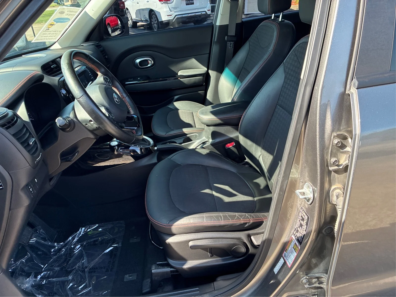 Used 2018 Gray Kia ! image 9