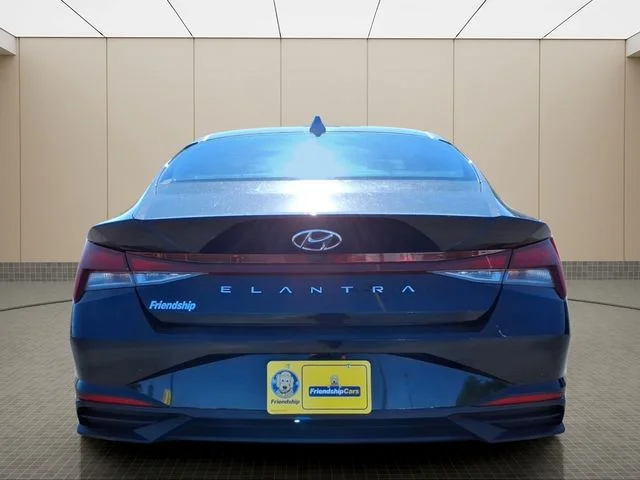Used 2023 Black Hyundai SEL image 7