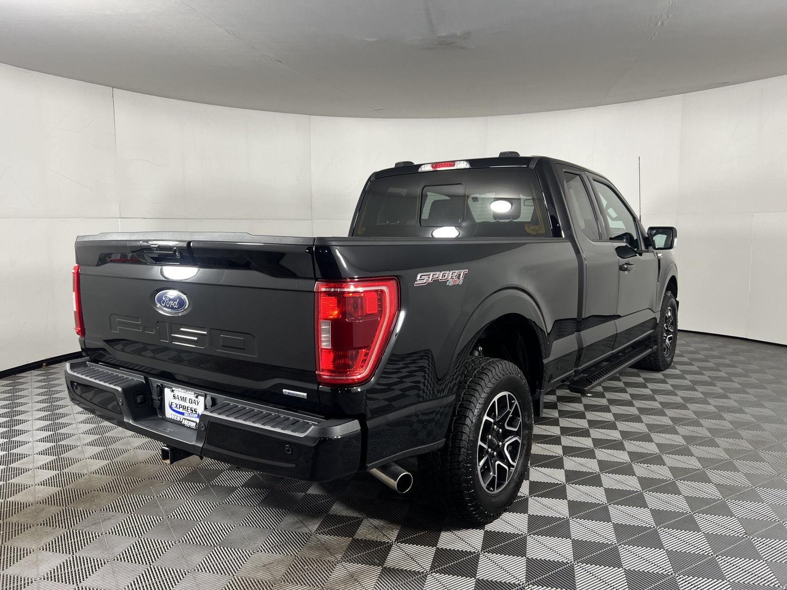 Used 2023 Agate Black Ford XLT image 9