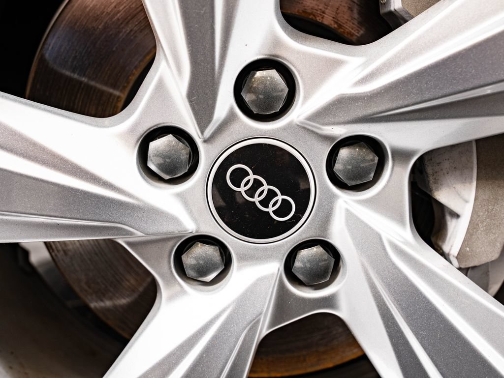 Used 2021 Mythos Black Metallic Audi 45 Prestige image 8