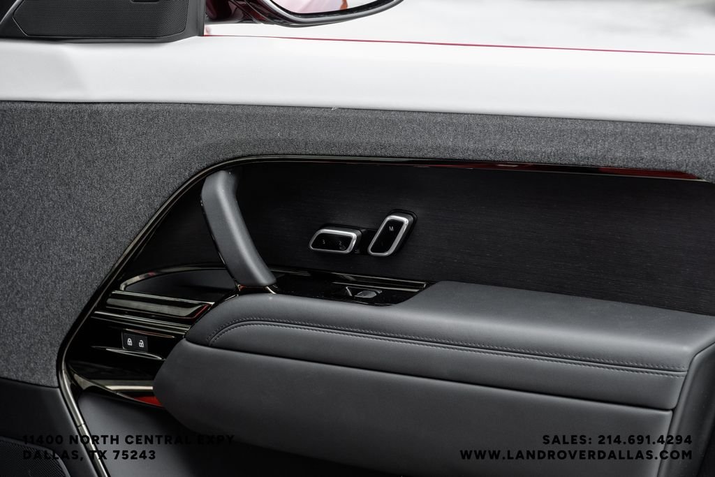 Used 2023 Firenze Red Metallic Land Rover SE Dynamic image 52
