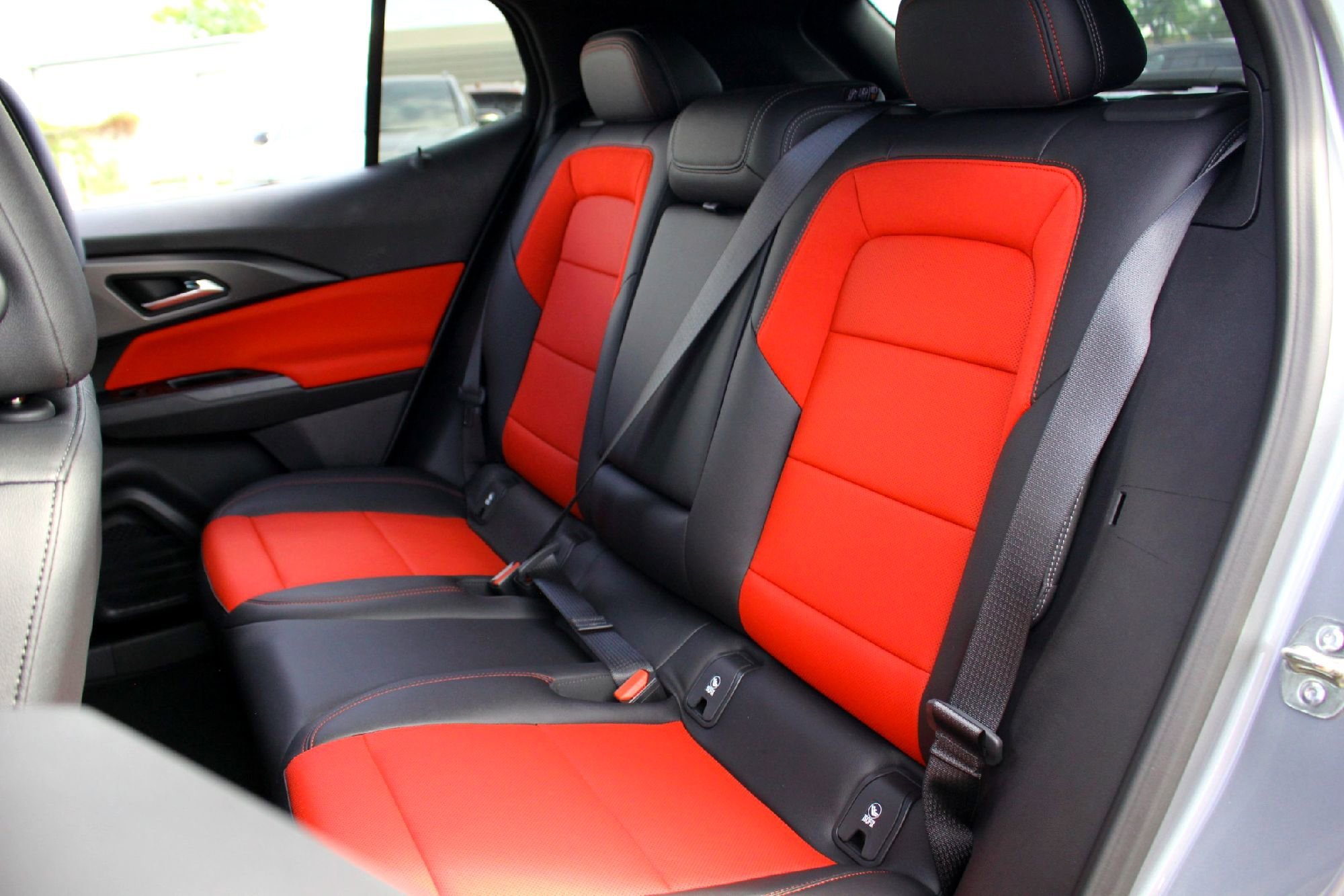 2025 Chevrolet Equinox EV RS - Photo 18