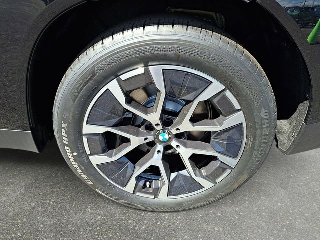 New 2026 Black Sapphire Metallic BMW 30 xDrive image 8