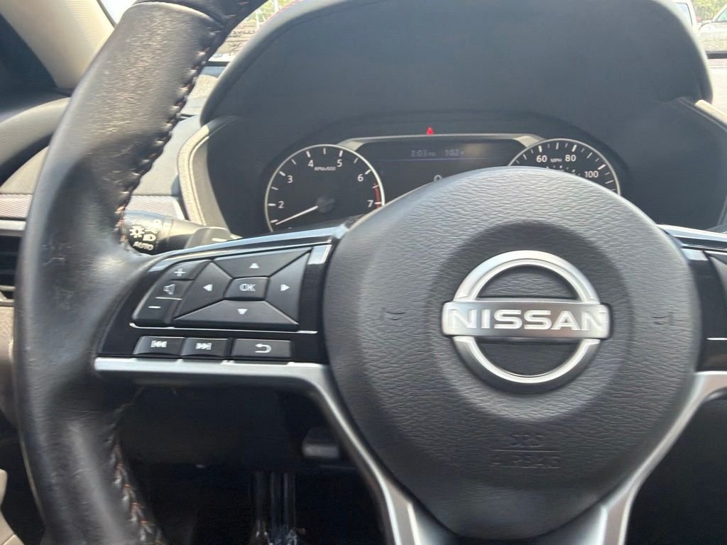 Used 2024 White Nissan 2.5 SR image 26